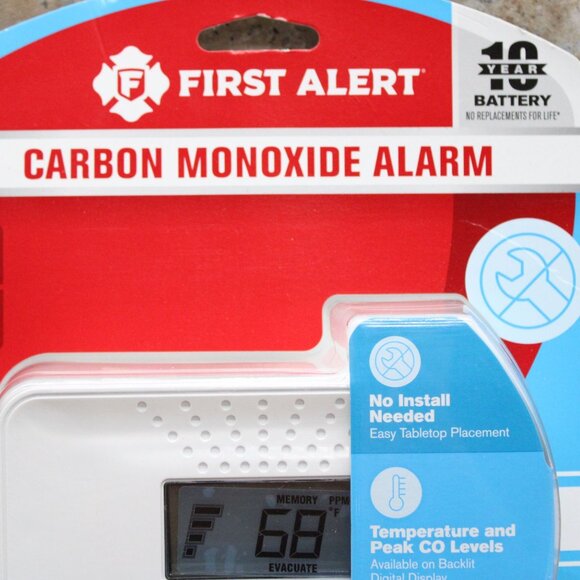 First Alert 10-Year Battery-operated Carbon Monoxide Detector Brand New / Sealed - Picture 4 of 10